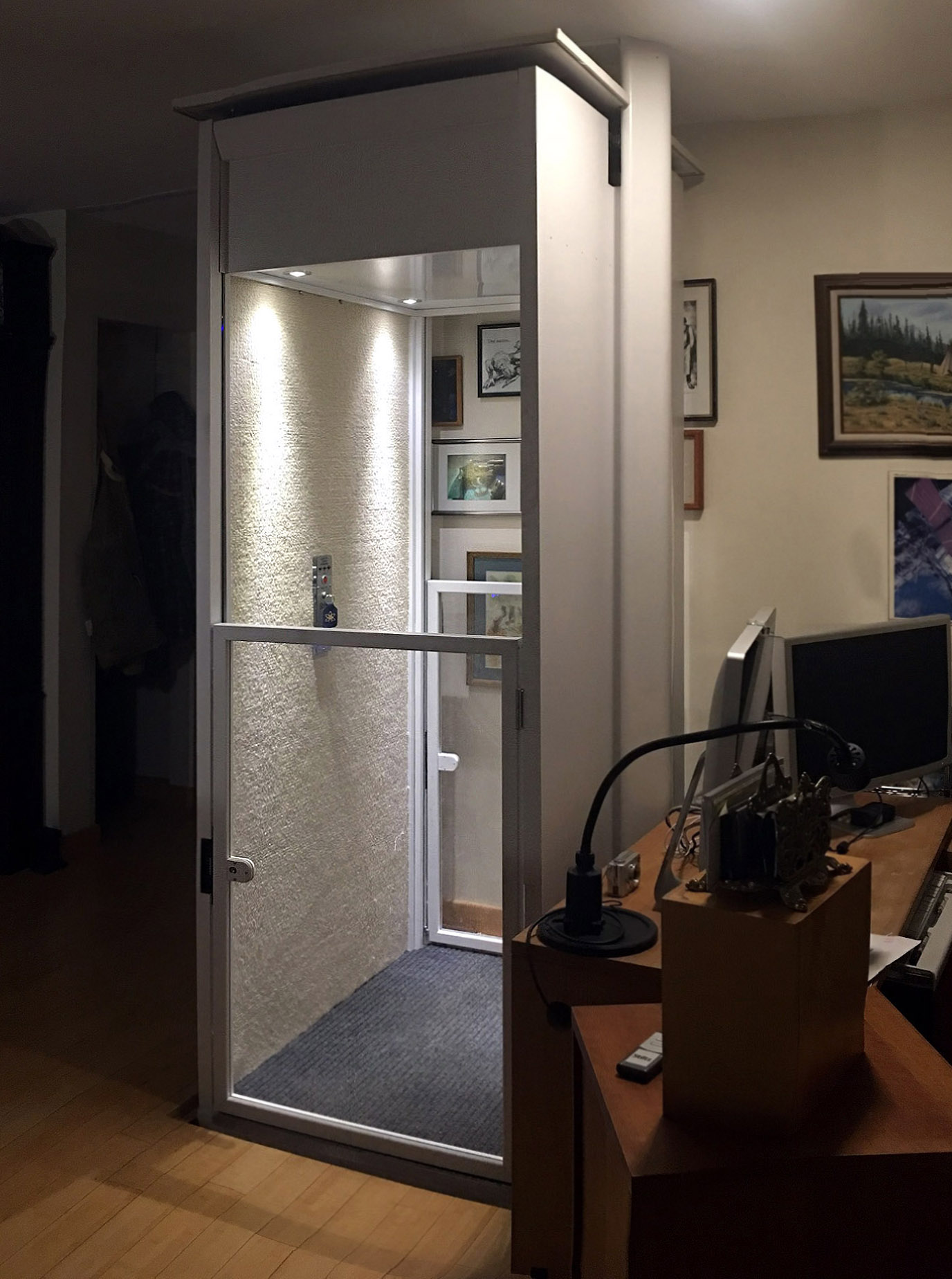 Stiltz Elevator "TRIO" installation pics and video